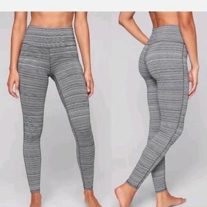 🌜 ATHLETA Jacquard Chaturanga Textured Gray & White Leggings womens size Medium